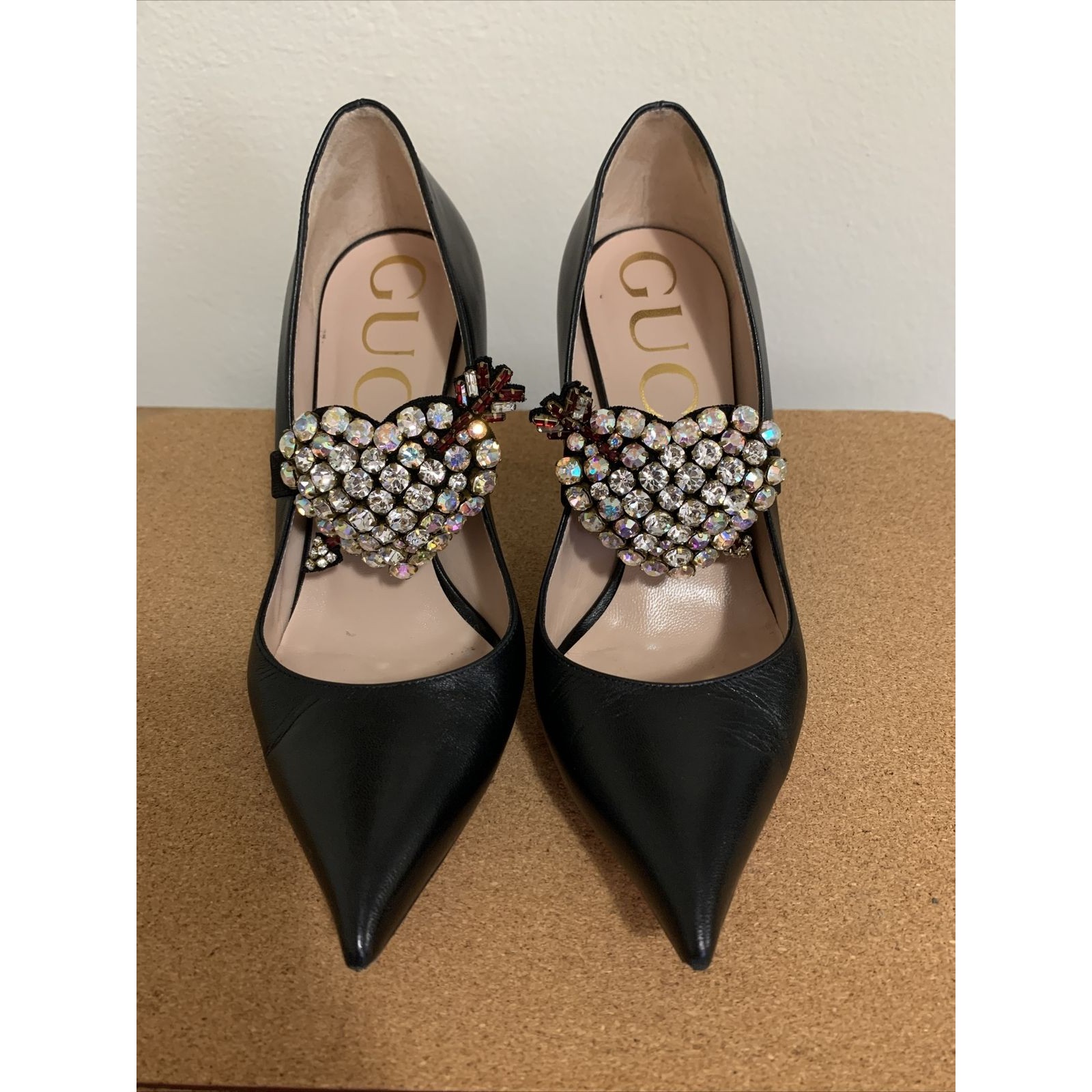 Gucci Heart Removable Jeweled Brooch Leather Black Pumps 38